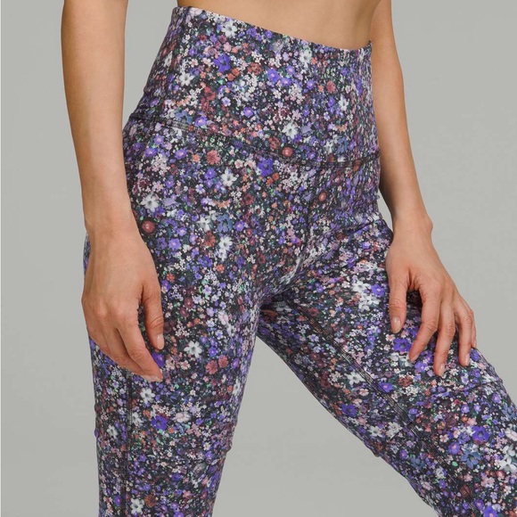 Like-new lululemon align leggings - Picture 2 of 3